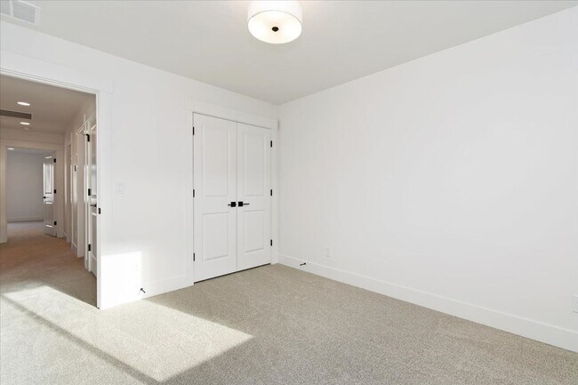 Building Photo - Brand New 3 Bed 2.5 Bath Townhouse With Many Amenities