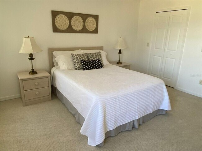 Building Photo - 1308 S Beach Cir