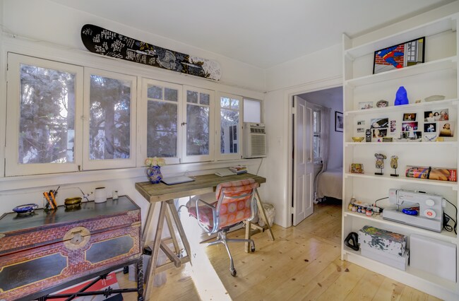 Office - 3626 Veteran Ave