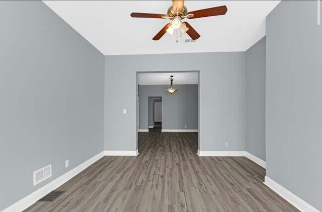 Building Photo - 7349 S Evans Ave