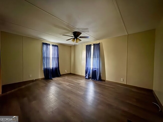 Building Photo - 101 Peach Rd