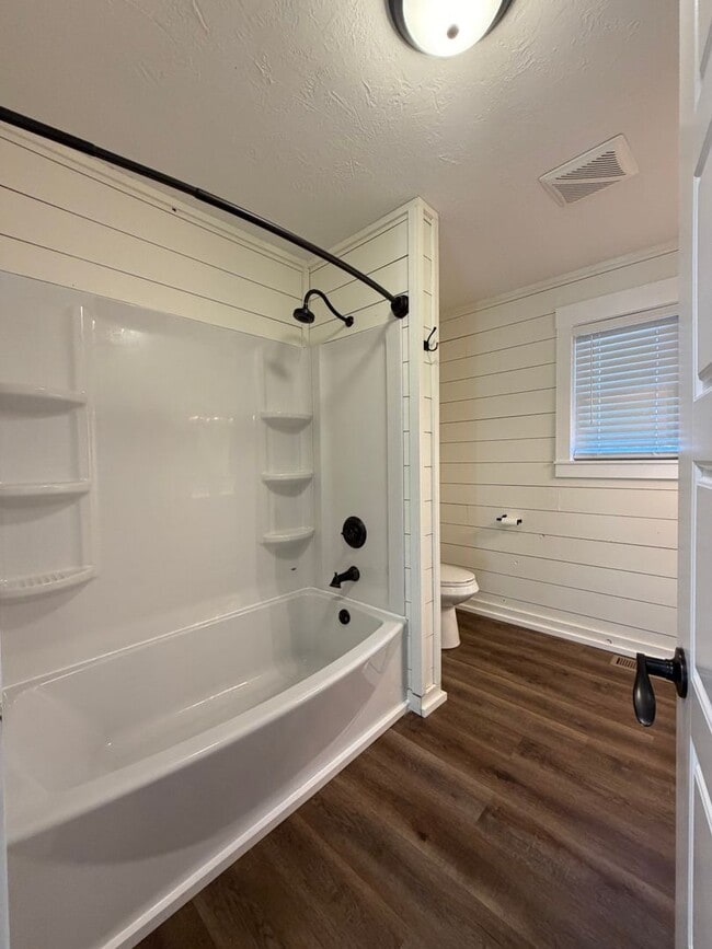 Building Photo - 2 bedroom/1 bath home in West Morristown