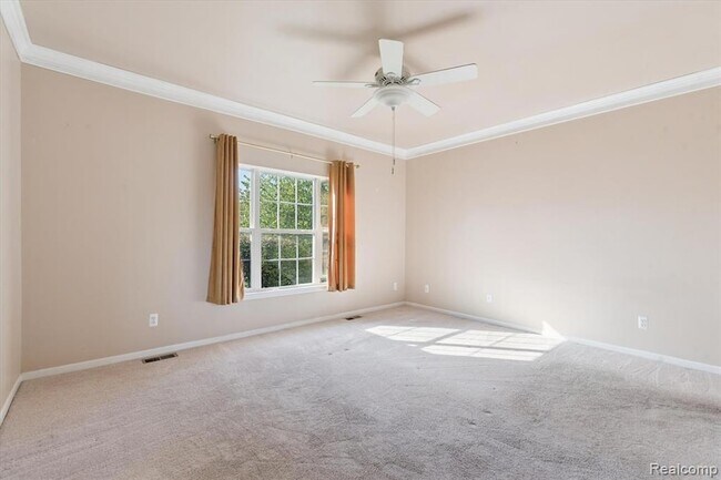 Building Photo - 48551 Oak Bridge Dr