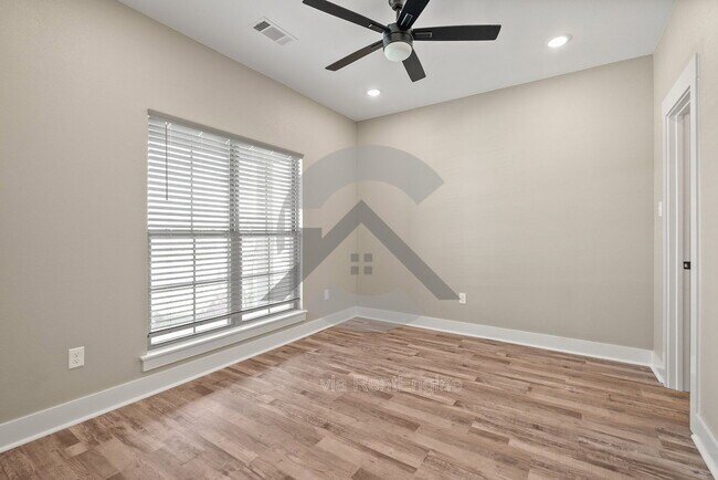 Building Photo - 1295 Acuff Ln