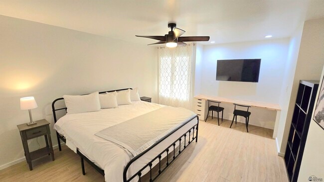 Building Photo - 2008 S 14th Ave