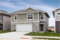 Building Photo - 1128 NE 19th St