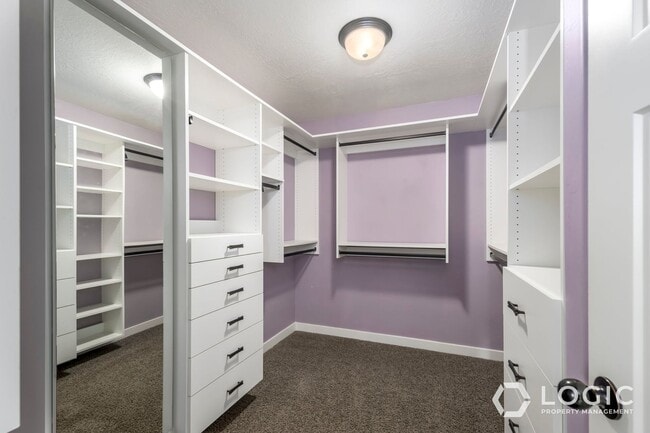 Building Photo - Beautiful Home in Midvale!