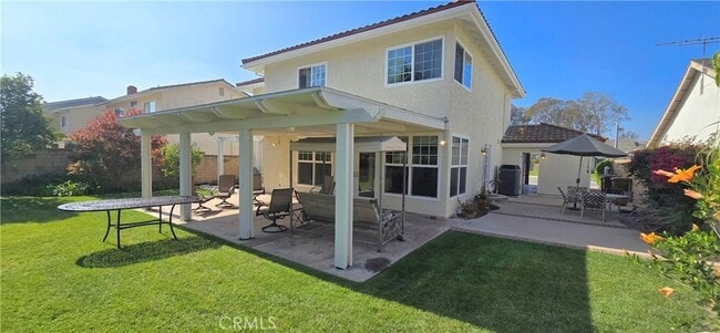 Building Photo - 1400 Post Rd