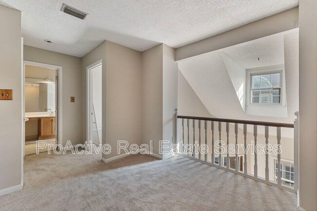 Building Photo - 300 Yarmouth St