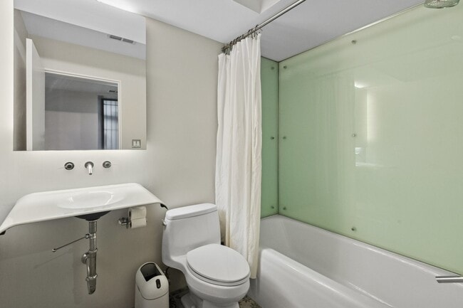 Building Photo - 44 E Cedar St