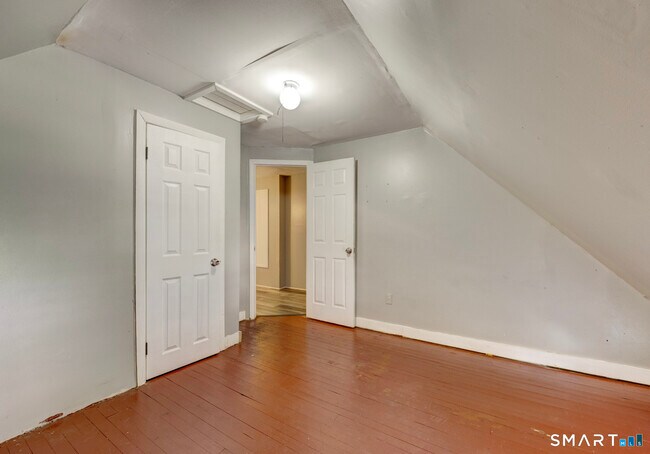 Building Photo - 85 Spruce St