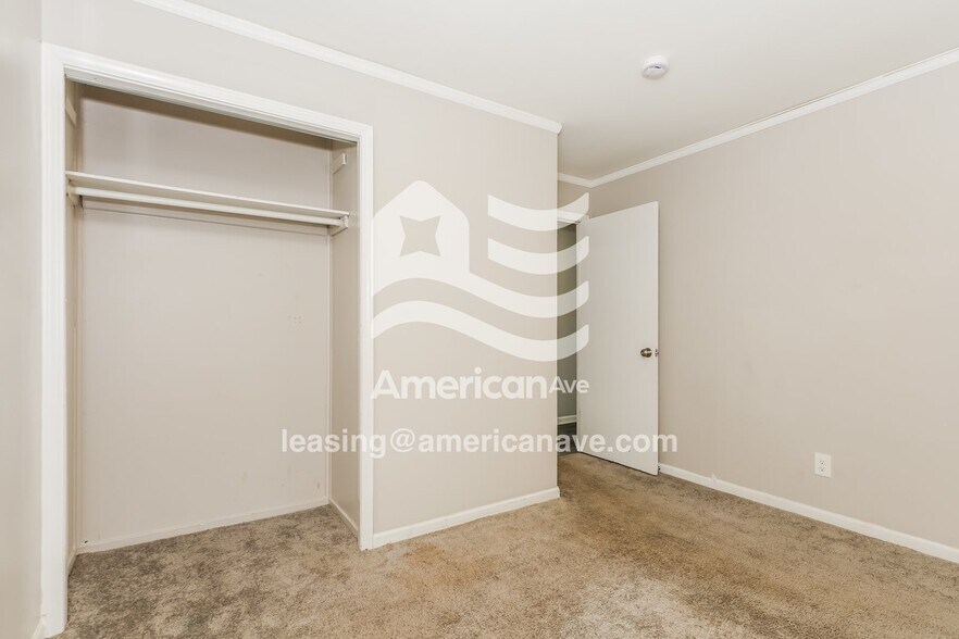 Building Photo - 1412 Guenther Rd