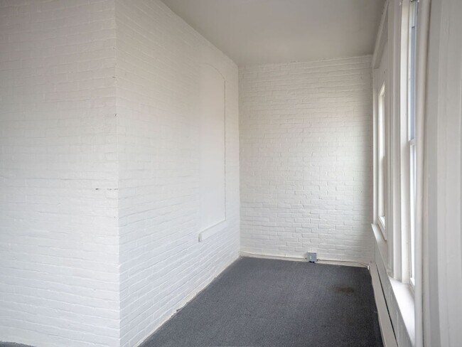 Building Photo - Spacious 4-Bedroom Home Near Kutztown University – Prime Downtown Location