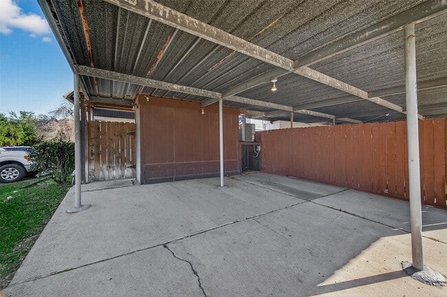 Building Photo - 13424 Castilian Dr