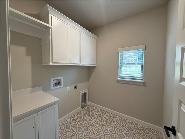 Building Photo - 1900 Farmer St