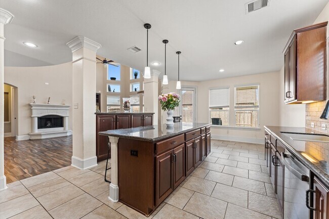 Building Photo - 31183 Pecan Creek Dr