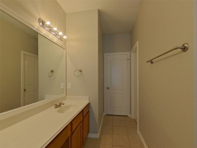 Building Photo - 28818 Hidden Cove Dr