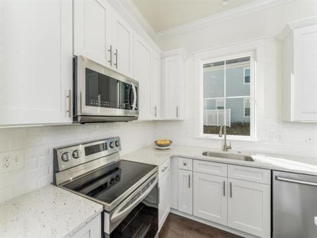 Building Photo - 419 Glenview Dr