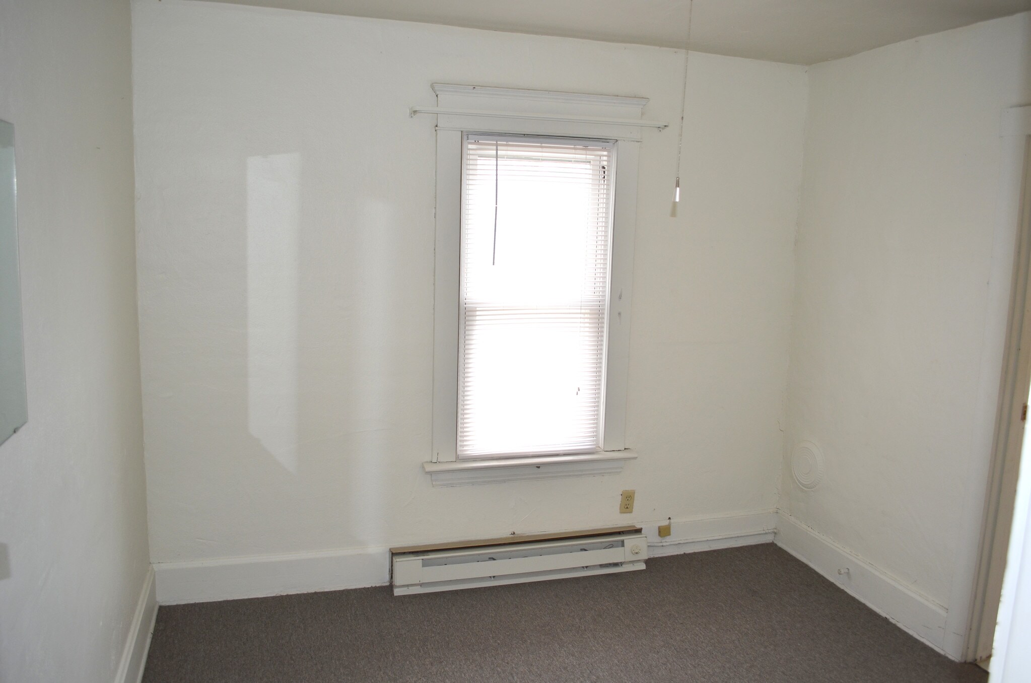 Building Photo - 45 Sunnyside Dr