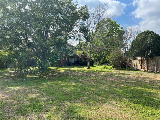 Building Photo - 62 Plum Ct