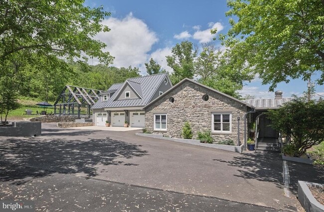 Building Photo - 75 Browns Dr