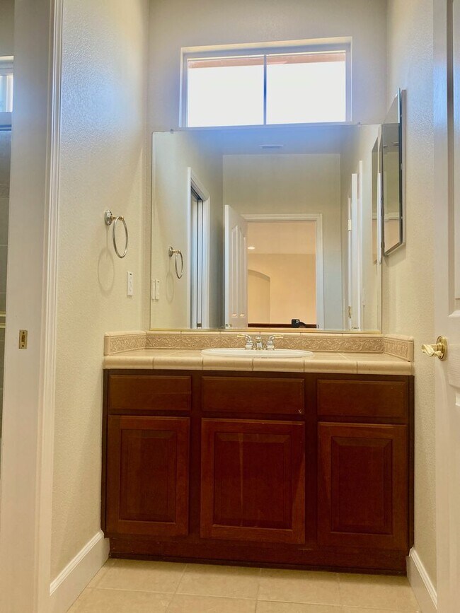 Building Photo - AVAILABLE BY 1/1/26 - ELEGANT AND SPACIOUS 4 BED, 4 BATH 2 STORY HOME WITH VIEWS OF EL DORADO HILLS