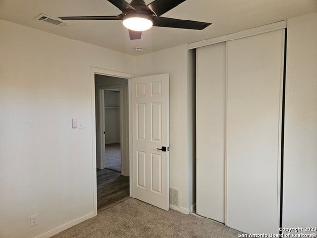 Building Photo - 4 Bedroom one story in Silver Creek