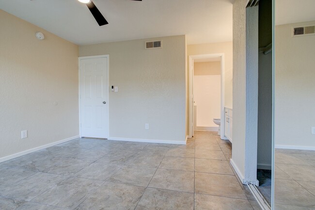 Building Photo - Updated 2 Bedroom, 2 bathroom located in a...