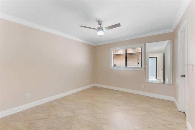Building Photo - 13721 Lazy Oak Dr