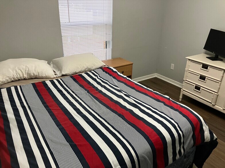 Primary Photo - 2221 NW 24th Ter