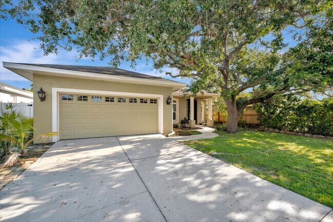 Building Photo - Beautiful 4 bed/ 3.5 bath Rental ~ Sarasota