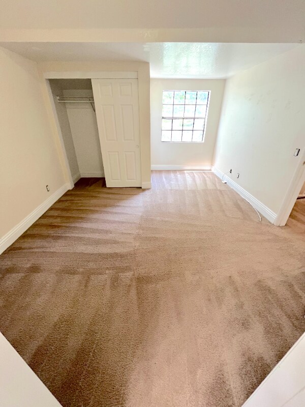 Building Photo - 111 E Rosewood Ct