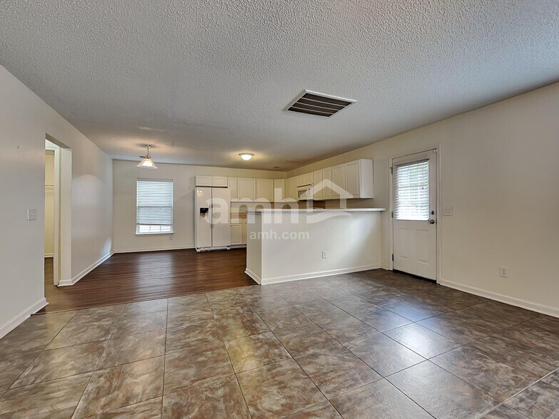 Building Photo - 132 Wildberry Ln