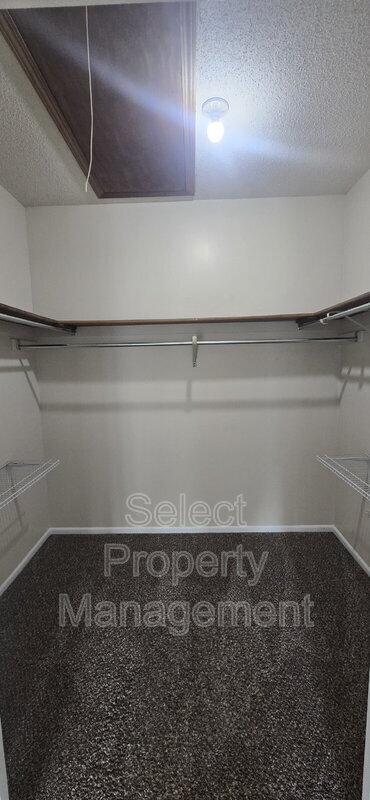 Building Photo - 6309 Sawmill Woods Dr