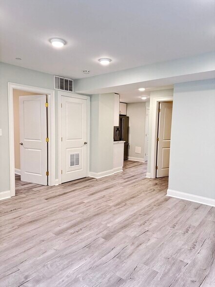 Building Photo - 179 Rindge Ave