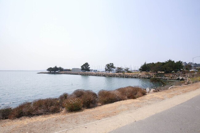 Building Photo - Enjoy Bay Views And Trails In This Newer Modern 3 Bedroom Home