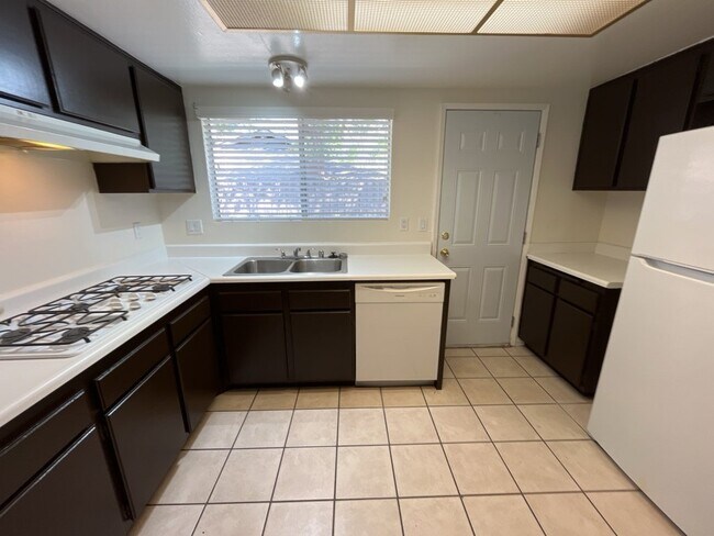 Building Photo - 2722 Kline Cir