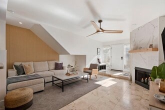 Building Photo - 1820 E Morten Ave