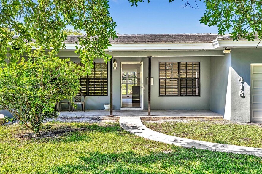 Building Photo - 418 S 57th Way