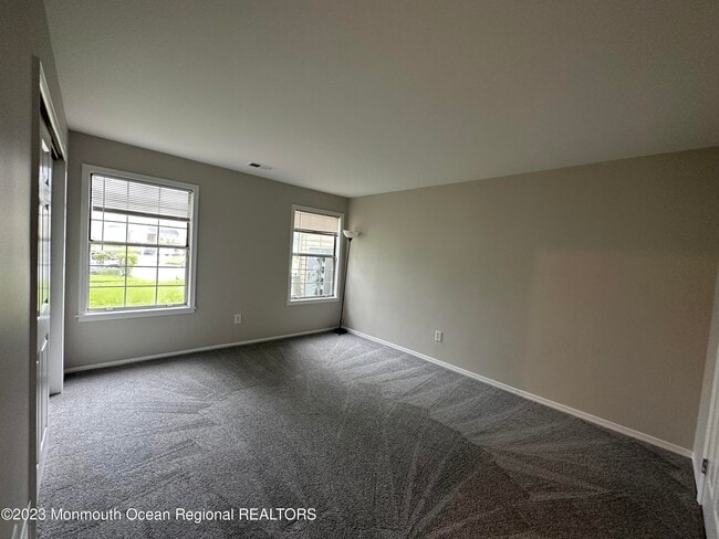 Building Photo - 143 Tanglewood Pl