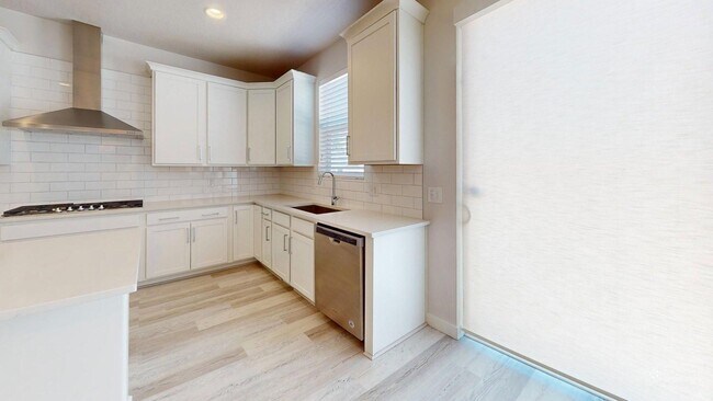 Building Photo - Fabulous 5-Bedroom Corner House with Large Yard