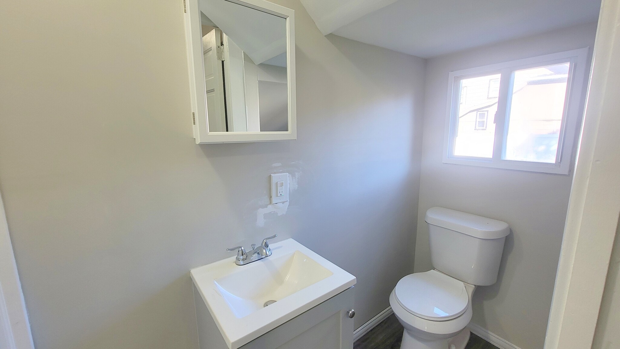 Building Photo - 3988 Lake Ave