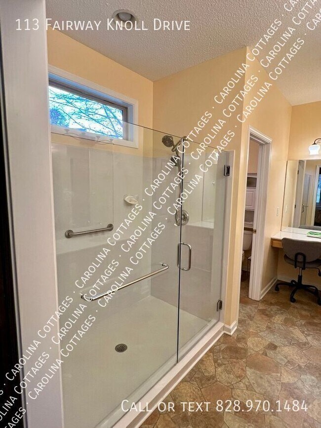 Building Photo - 113 Fairway Knoll Dr