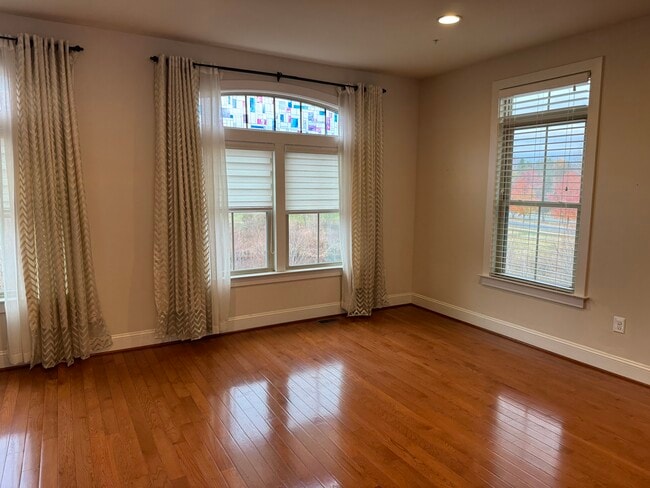 Building Photo - 9170 Kenway Ln