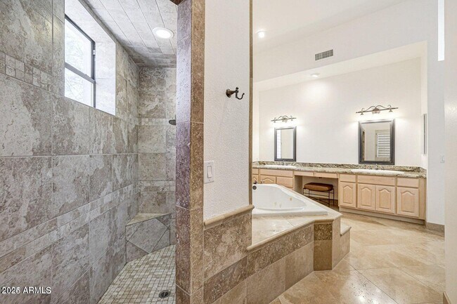 Building Photo - 8171 E Whispering Wind Dr