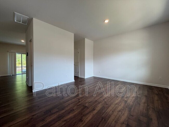 Building Photo - 138 Marathon Ln