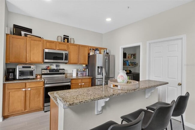 Building Photo - 6086 Chapledale Dr