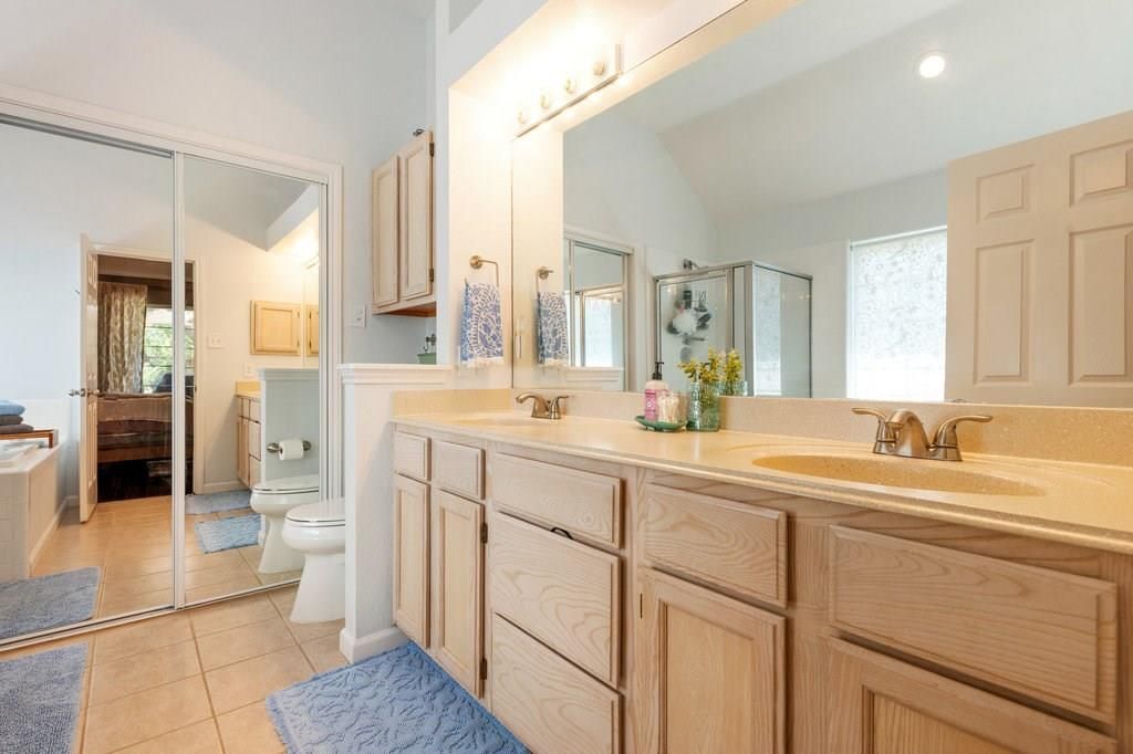 Building Photo - 16303 Lone Wolf Dr