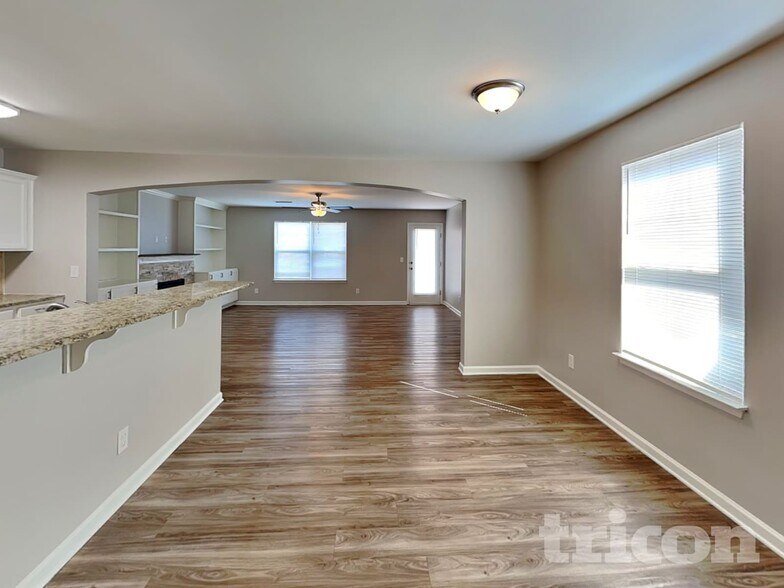 Building Photo - 120 Altondale Dr