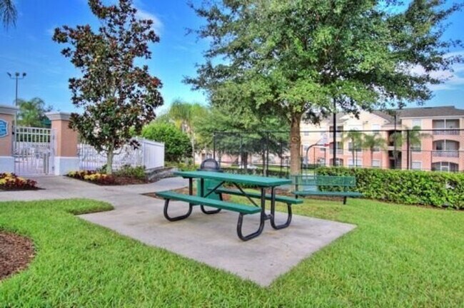 Building Photo - 8167 Fan Palm Way